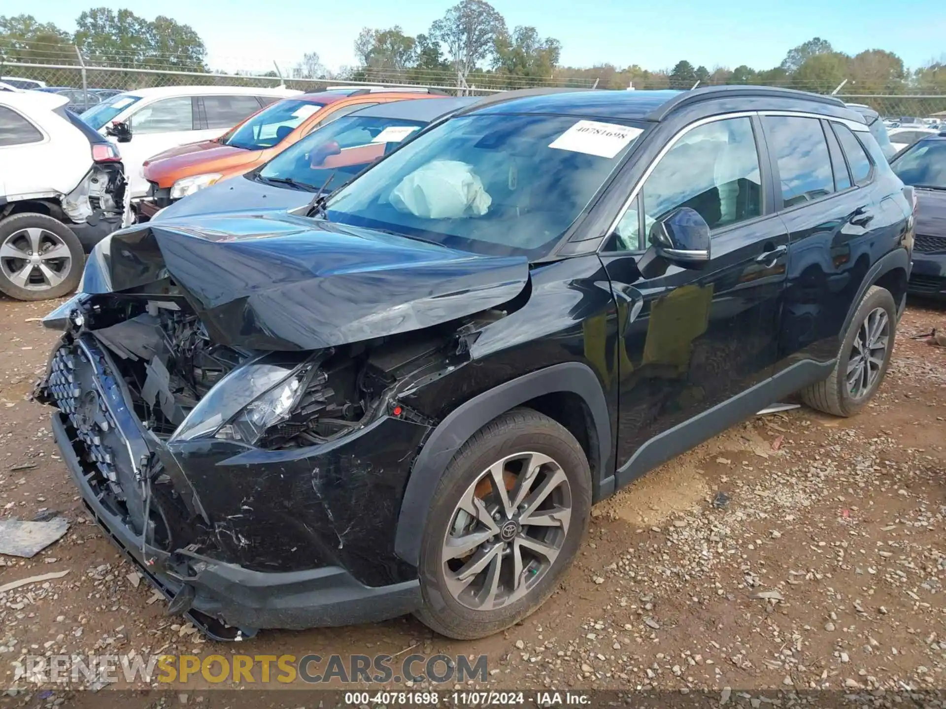 2 Photograph of a damaged car 7MUEAAAG1NV027979 TOYOTA COROLLA CROSS 2022