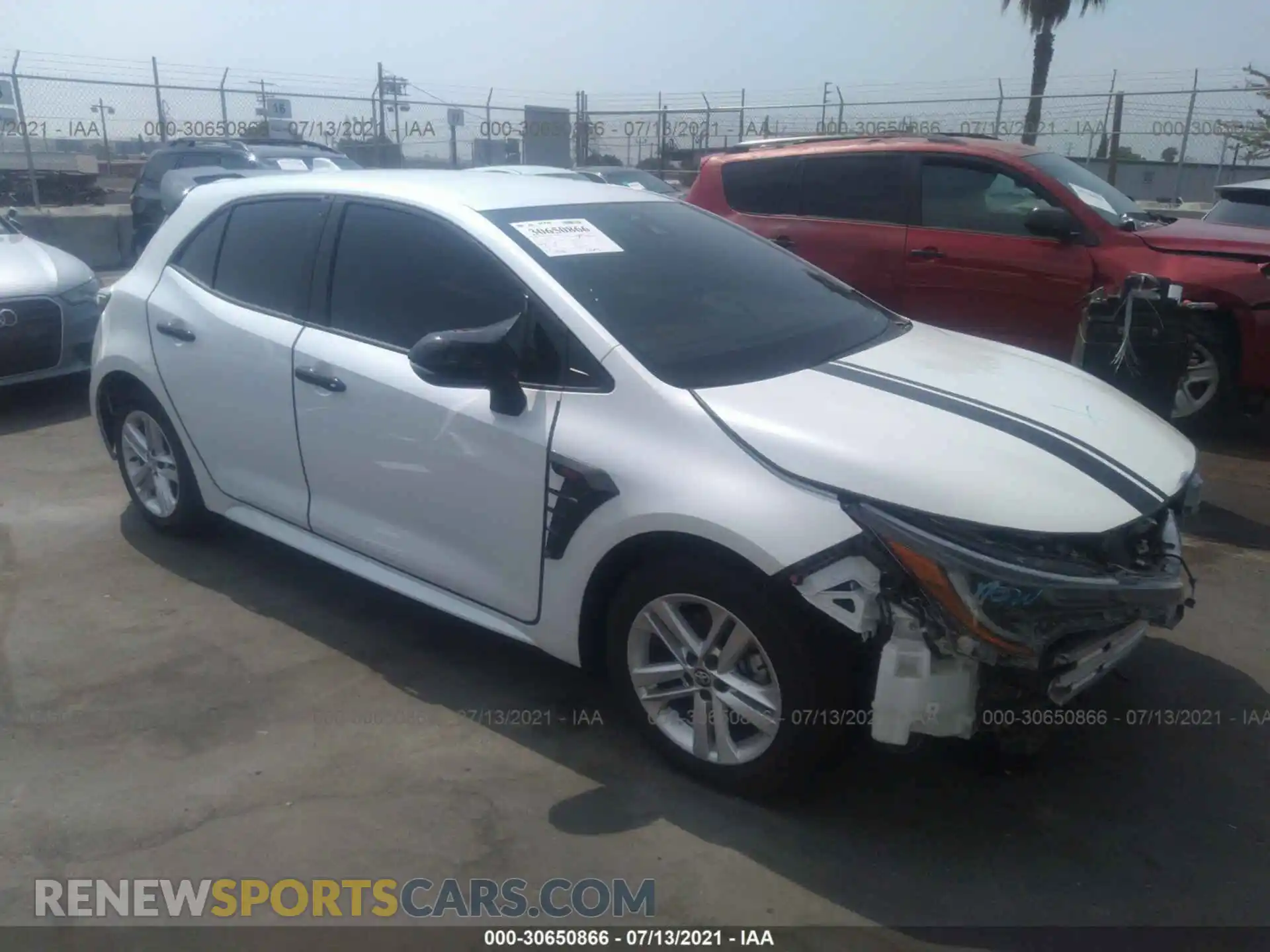 1 Photograph of a damaged car JTND4MBE8M3122076 TOYOTA COROLLA HATCHBACK 2021