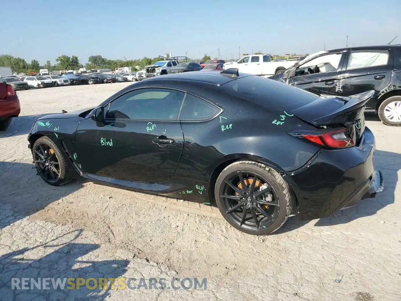 2 fotografías del automóvil dañado JF1ZNBE11R8753854 TOYOTA GR 86 PREM 2024