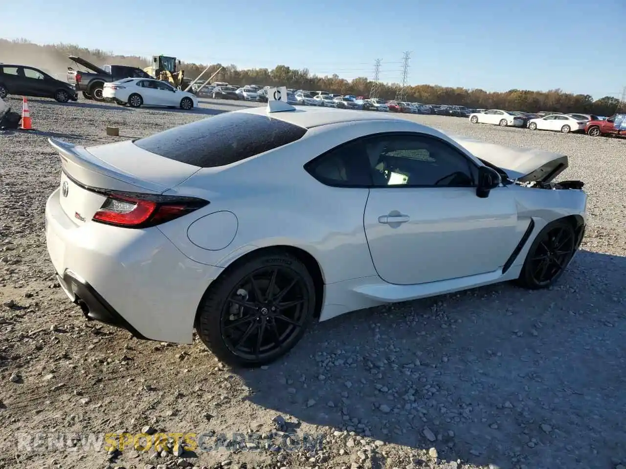 3 fotografías del automóvil dañado JF1ZNBE11R9758093 TOYOTA GR 86 PREM 2024