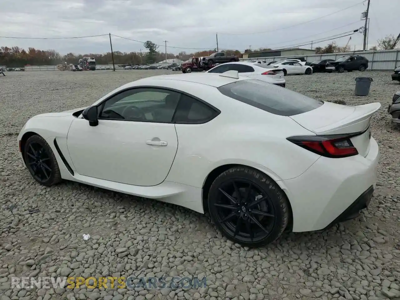2 fotografías del automóvil dañado JF1ZNBE12R9755901 TOYOTA GR 86 PREM 2024