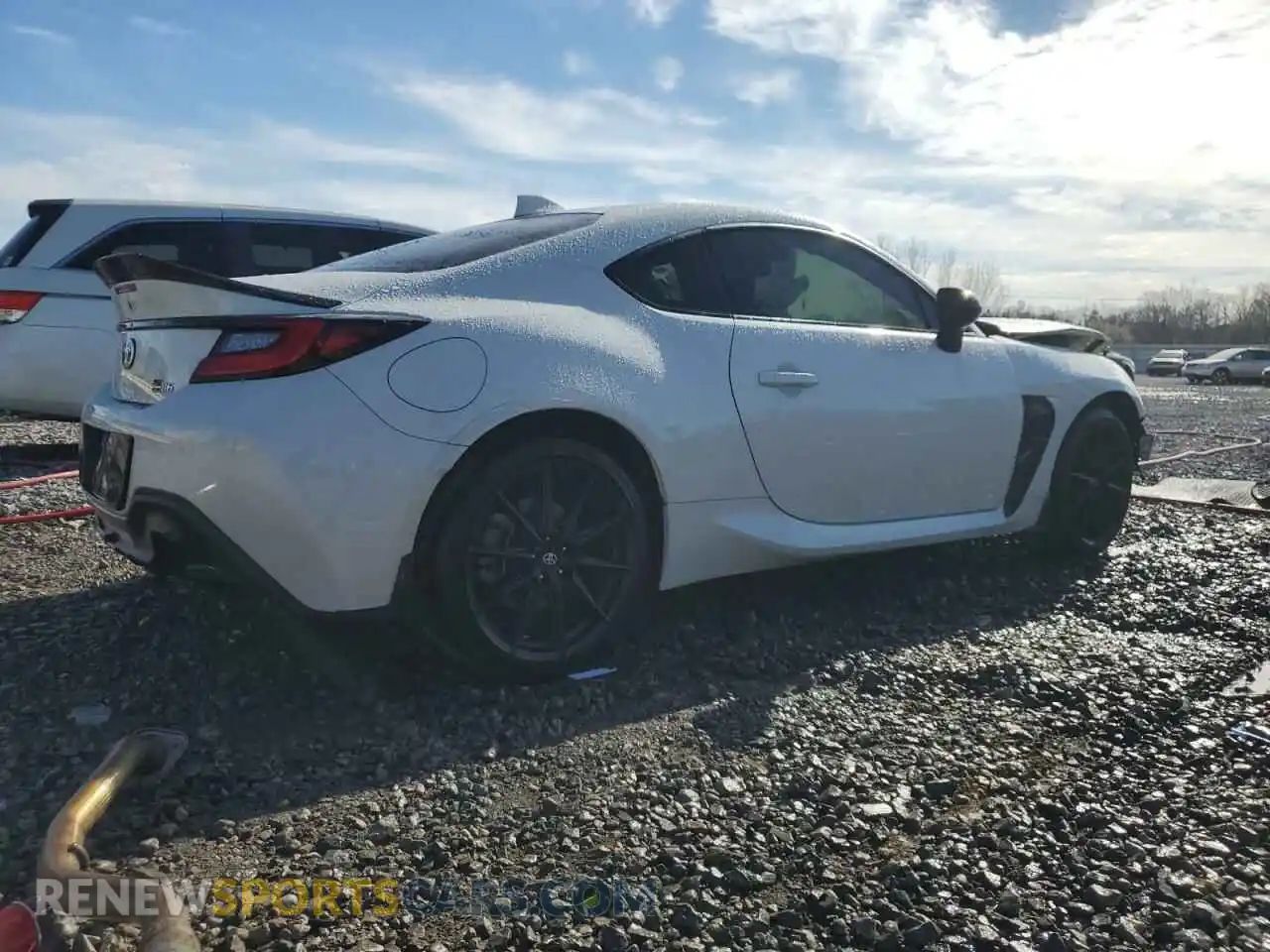 3 fotografías del automóvil dañado JF1ZNBE13R9757138 TOYOTA GR 86 PREM 2024
