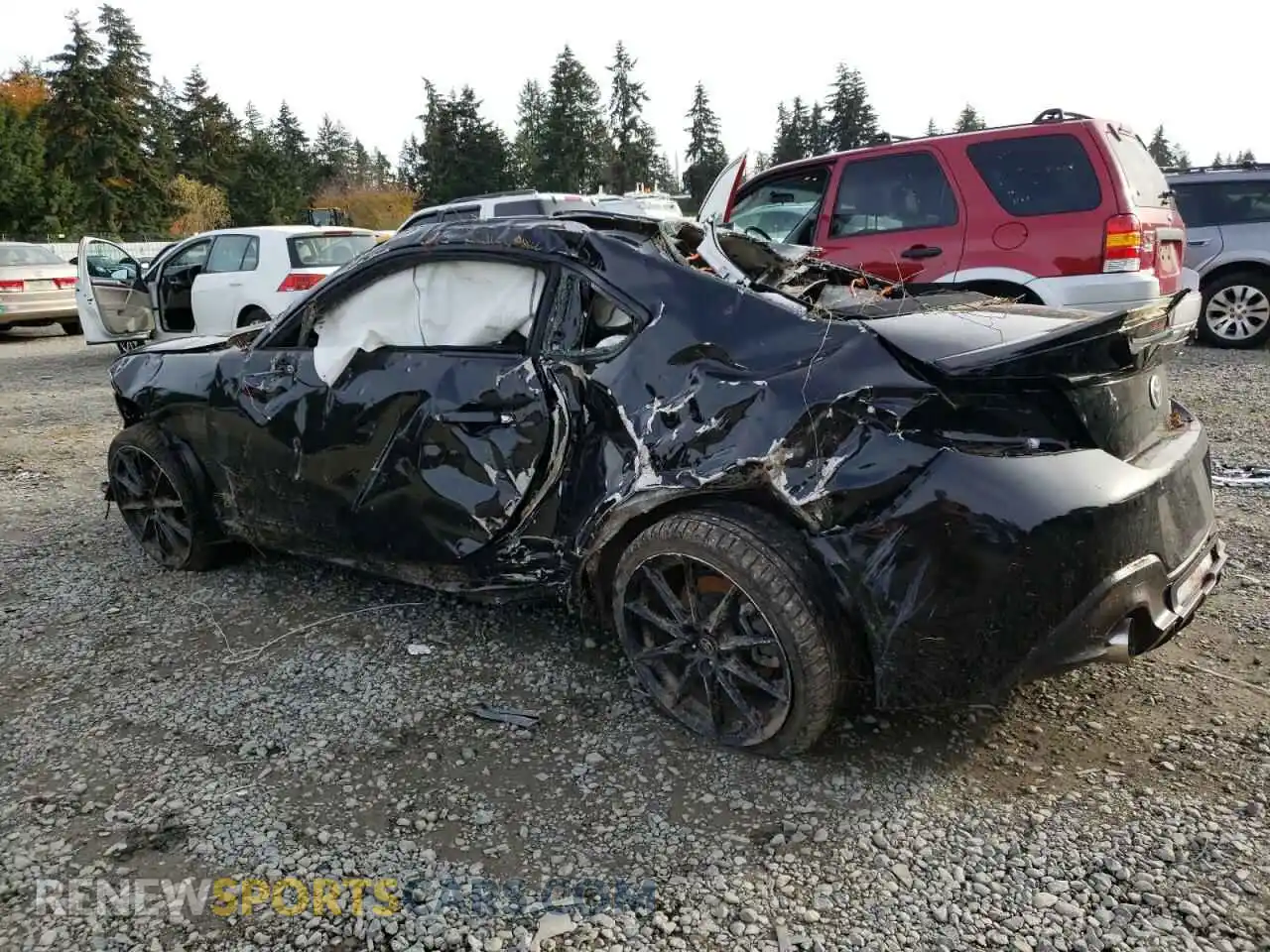 2 fotografías del automóvil dañado JF1ZNBE15R8756322 TOYOTA GR 86 PREM 2024