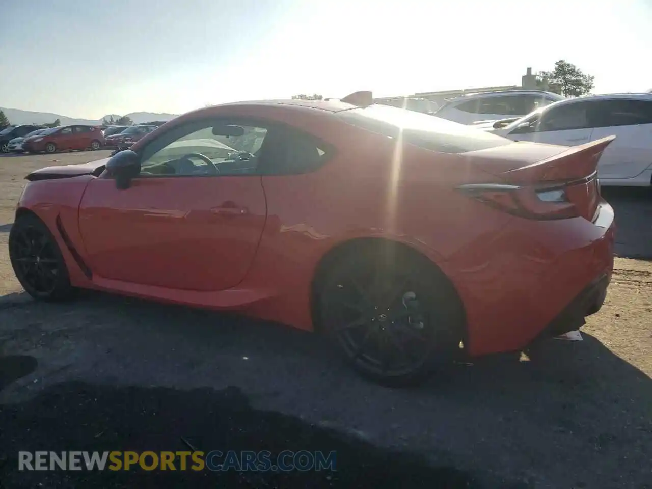 2 fotografías del automóvil dañado JF1ZNBE15R8757647 TOYOTA GR 86 PREM 2024