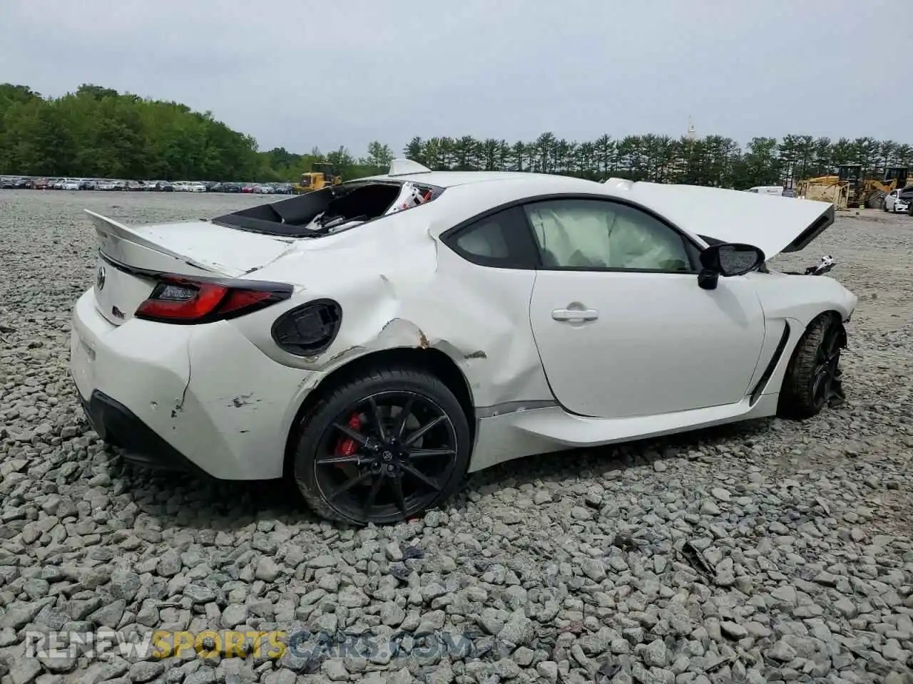 3 fotografías del automóvil dañado JF1ZNBE14S8754549 TOYOTA GR 86 PREM 2025