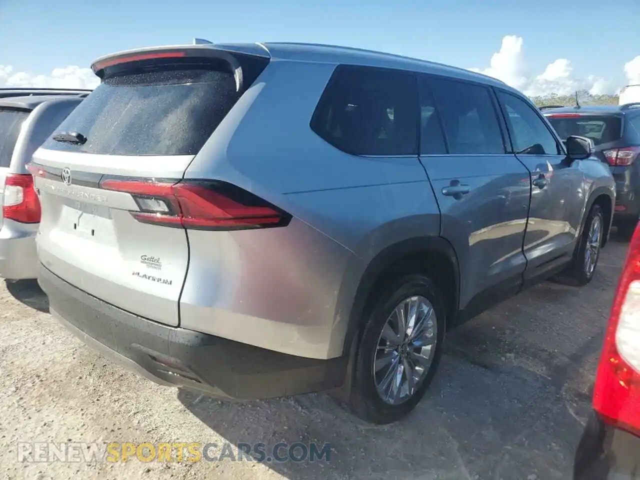 3 fotografías del automóvil dañado 5TDAAAB56RS035829 TOYOTA GRAND HIGH 2024