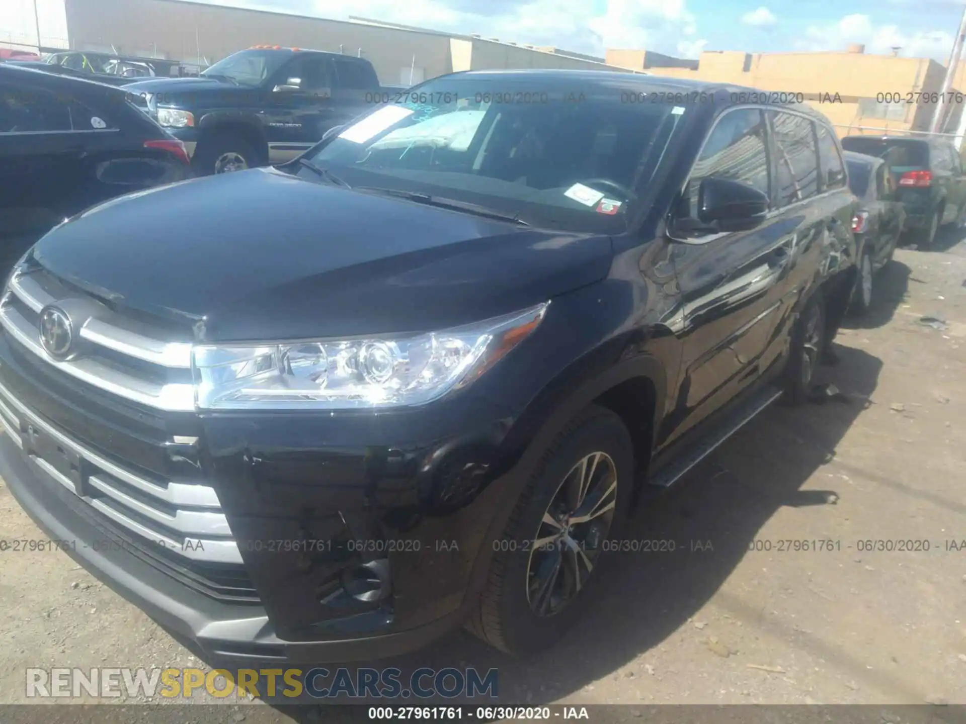 2 Photograph of a damaged car 5TDBZRFH0KS738672 TOYOTA HIGHLANDER 2019