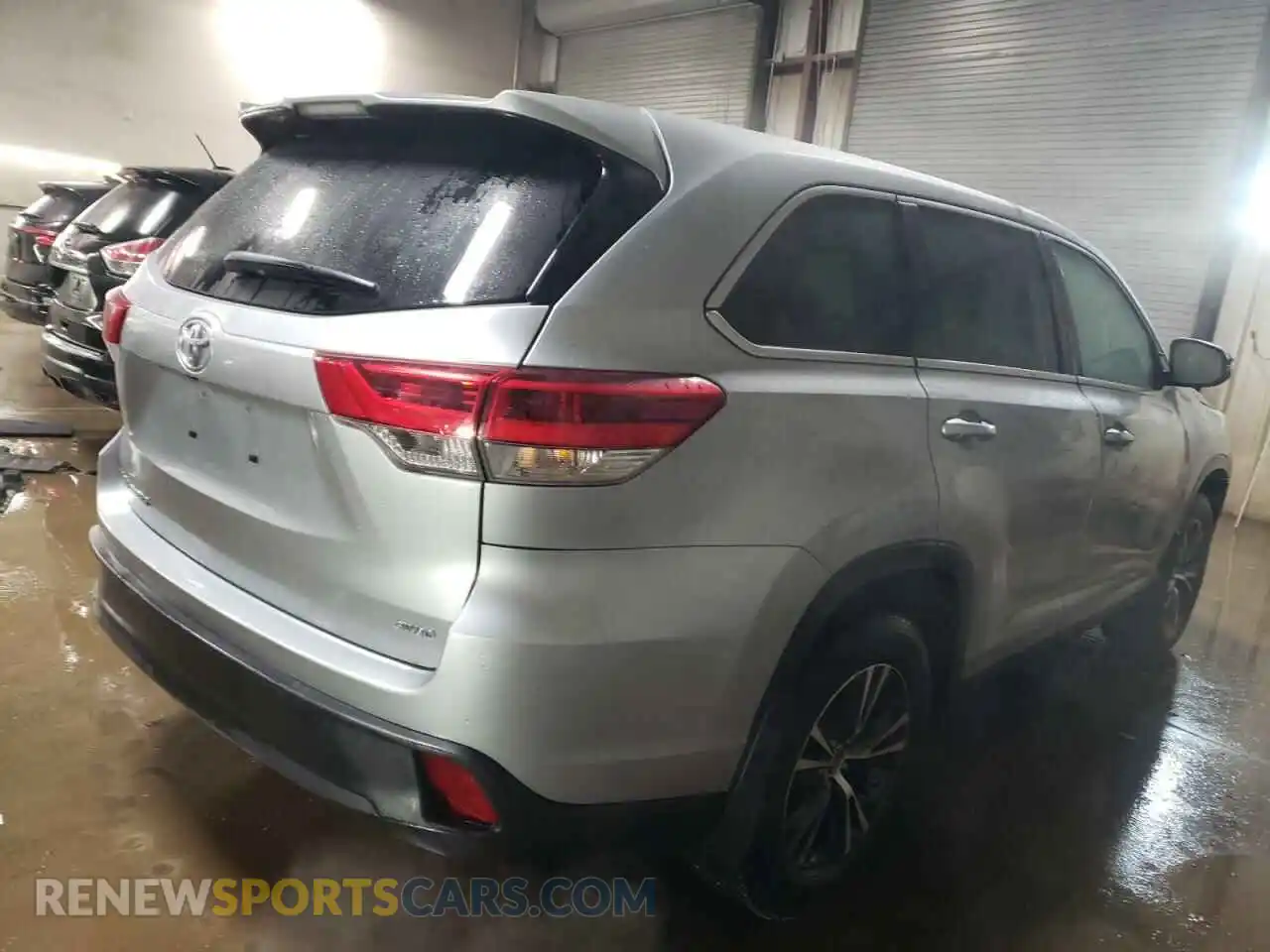 3 Photograph of a damaged car 5TDBZRFH1KS703252 TOYOTA HIGHLANDER 2019