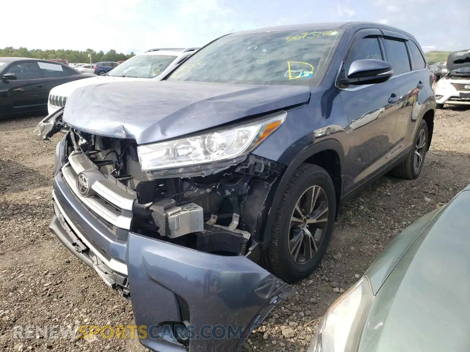 2 Photograph of a damaged car 5TDBZRFH1KS710329 TOYOTA HIGHLANDER 2019