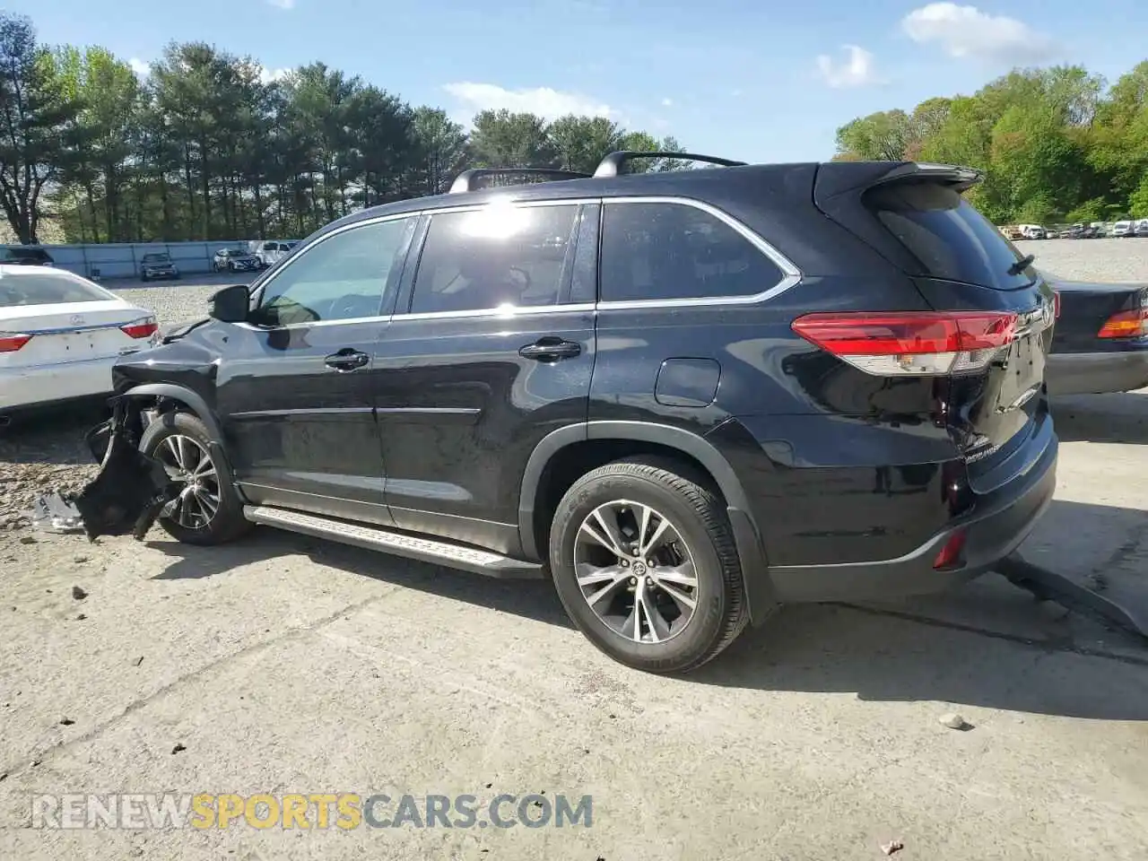 2 Photograph of a damaged car 5TDBZRFH1KS725302 TOYOTA HIGHLANDER 2019