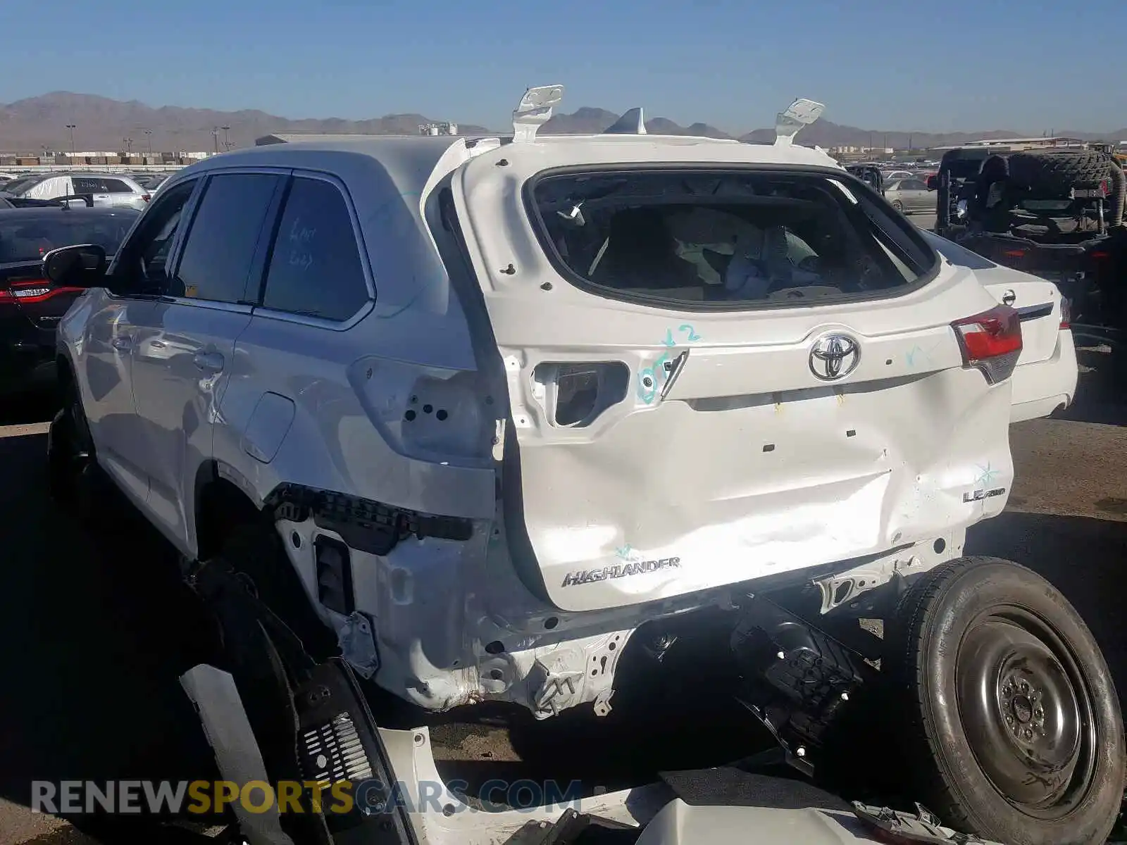 3 Photograph of a damaged car 5TDBZRFH1KS919652 TOYOTA HIGHLANDER 2019