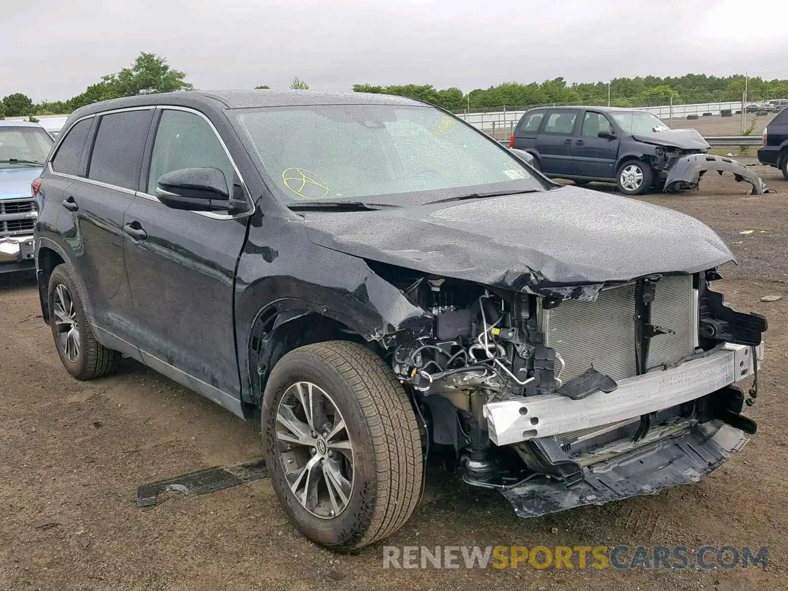 1 Photograph of a damaged car 5TDBZRFH1KS958273 TOYOTA HIGHLANDER 2019