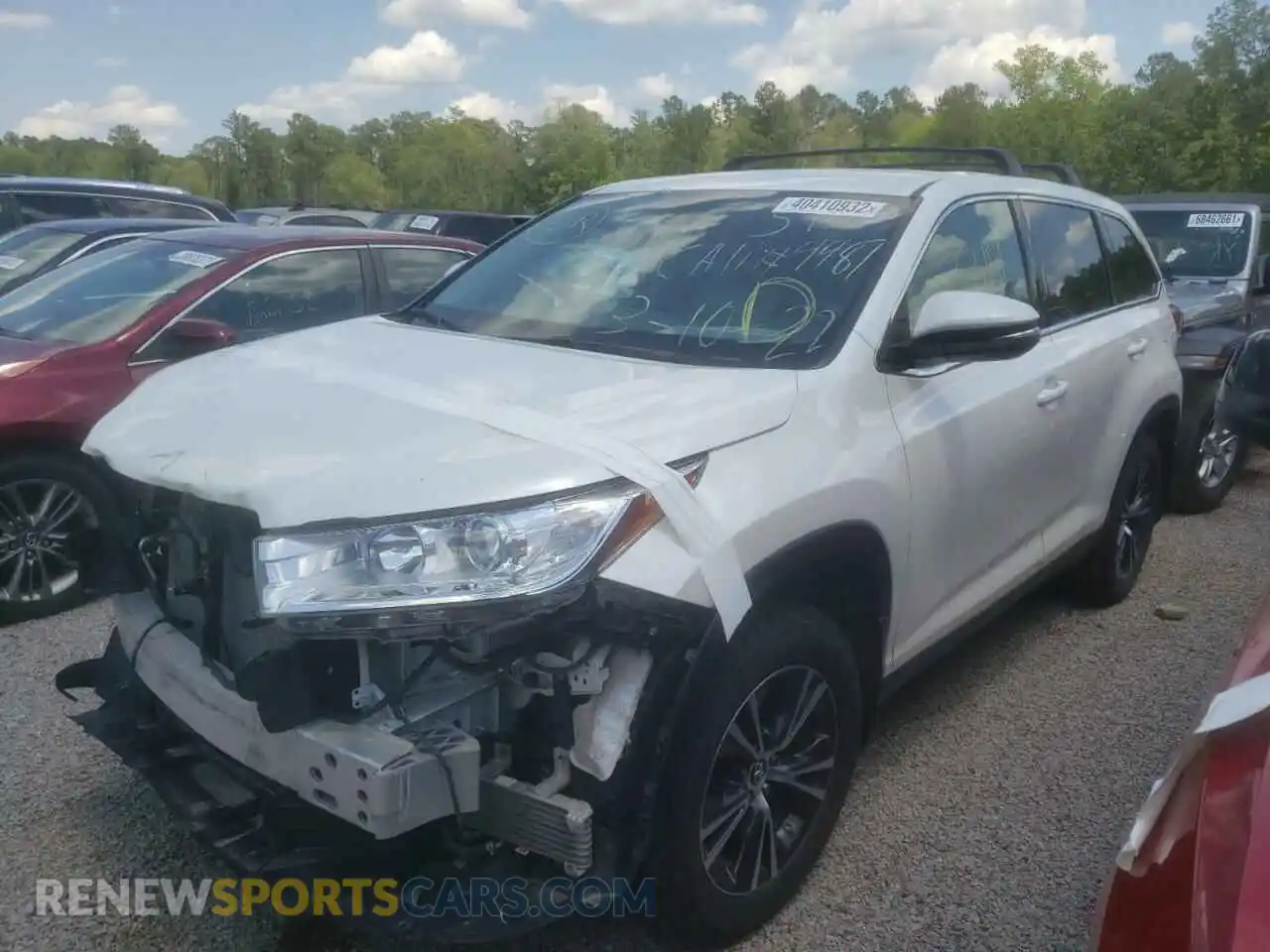 2 Photograph of a damaged car 5TDBZRFH1KS969564 TOYOTA HIGHLANDER 2019