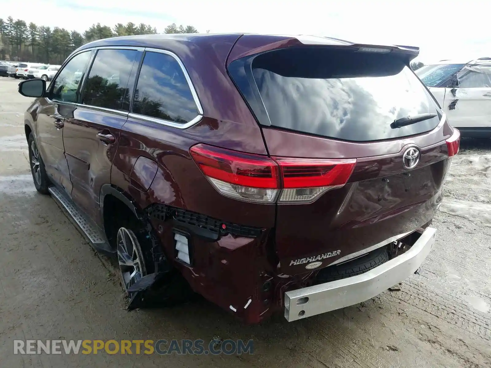 3 Photograph of a damaged car 5TDBZRFH1KS975607 TOYOTA HIGHLANDER 2019