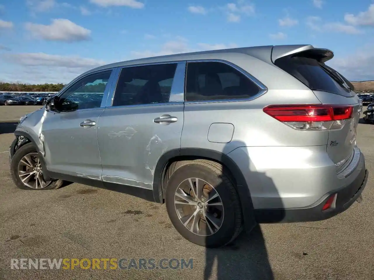 2 Photograph of a damaged car 5TDBZRFH2KS739936 TOYOTA HIGHLANDER 2019