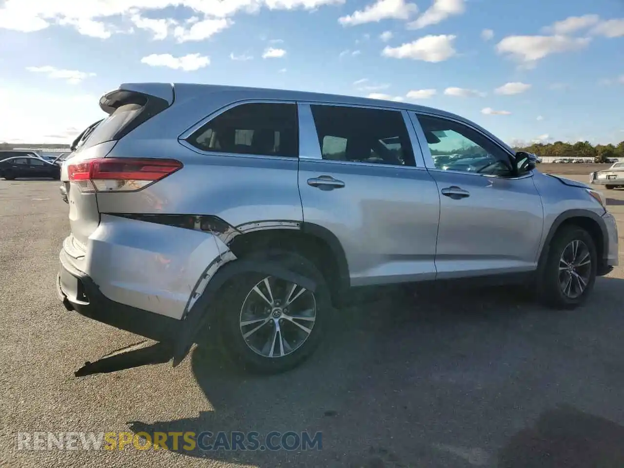 3 Photograph of a damaged car 5TDBZRFH2KS739936 TOYOTA HIGHLANDER 2019
