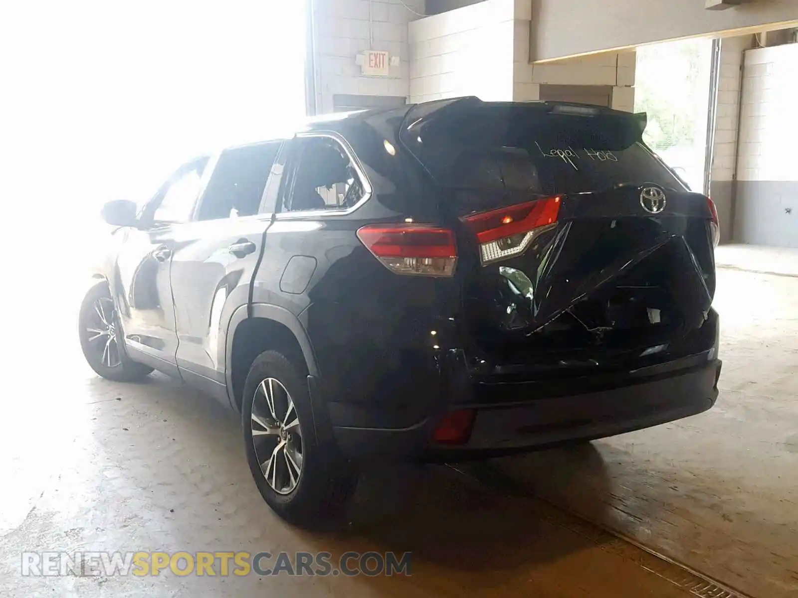 3 Photograph of a damaged car 5TDBZRFH2KS923872 TOYOTA HIGHLANDER 2019