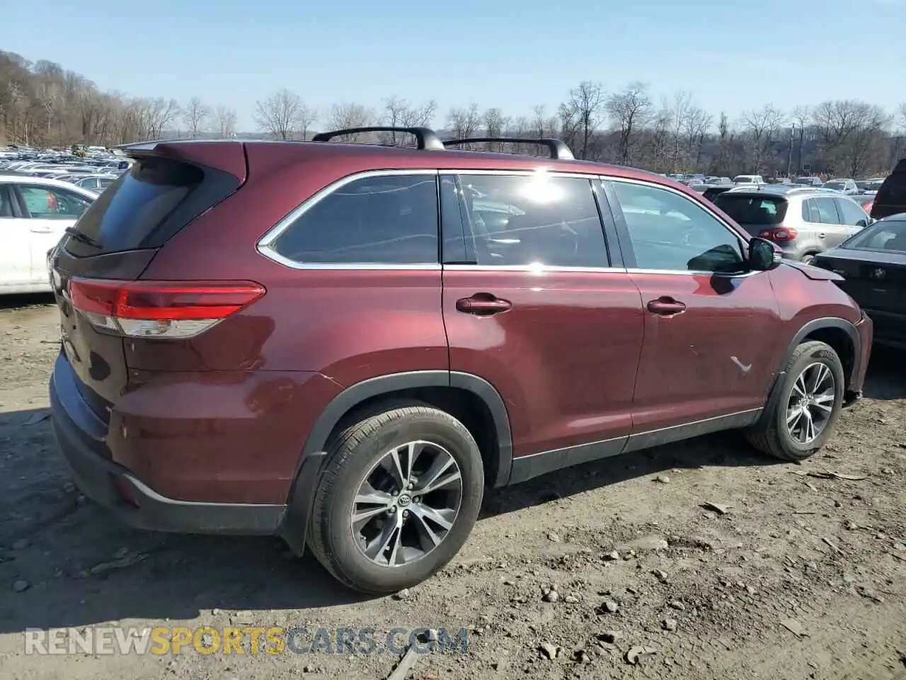 3 Photograph of a damaged car 5TDBZRFH2KS927663 TOYOTA HIGHLANDER 2019