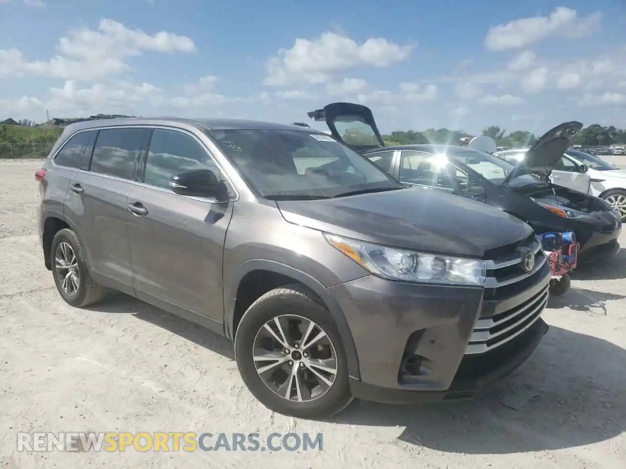 1 fotografías del automóvil dañado 5TDBZRFH2KS936623 TOYOTA HIGHLANDER 2019
