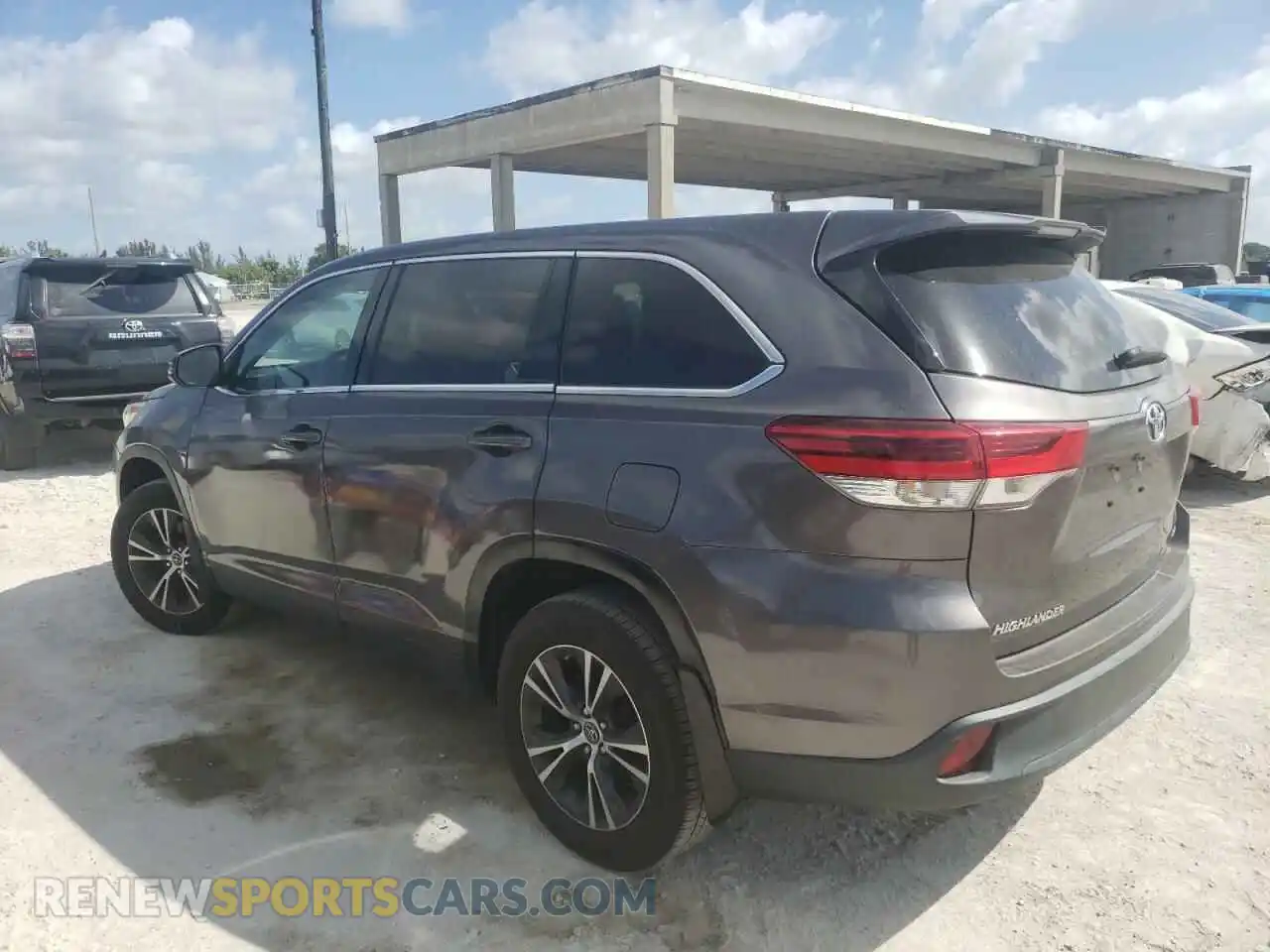 3 fotografías del automóvil dañado 5TDBZRFH2KS936623 TOYOTA HIGHLANDER 2019
