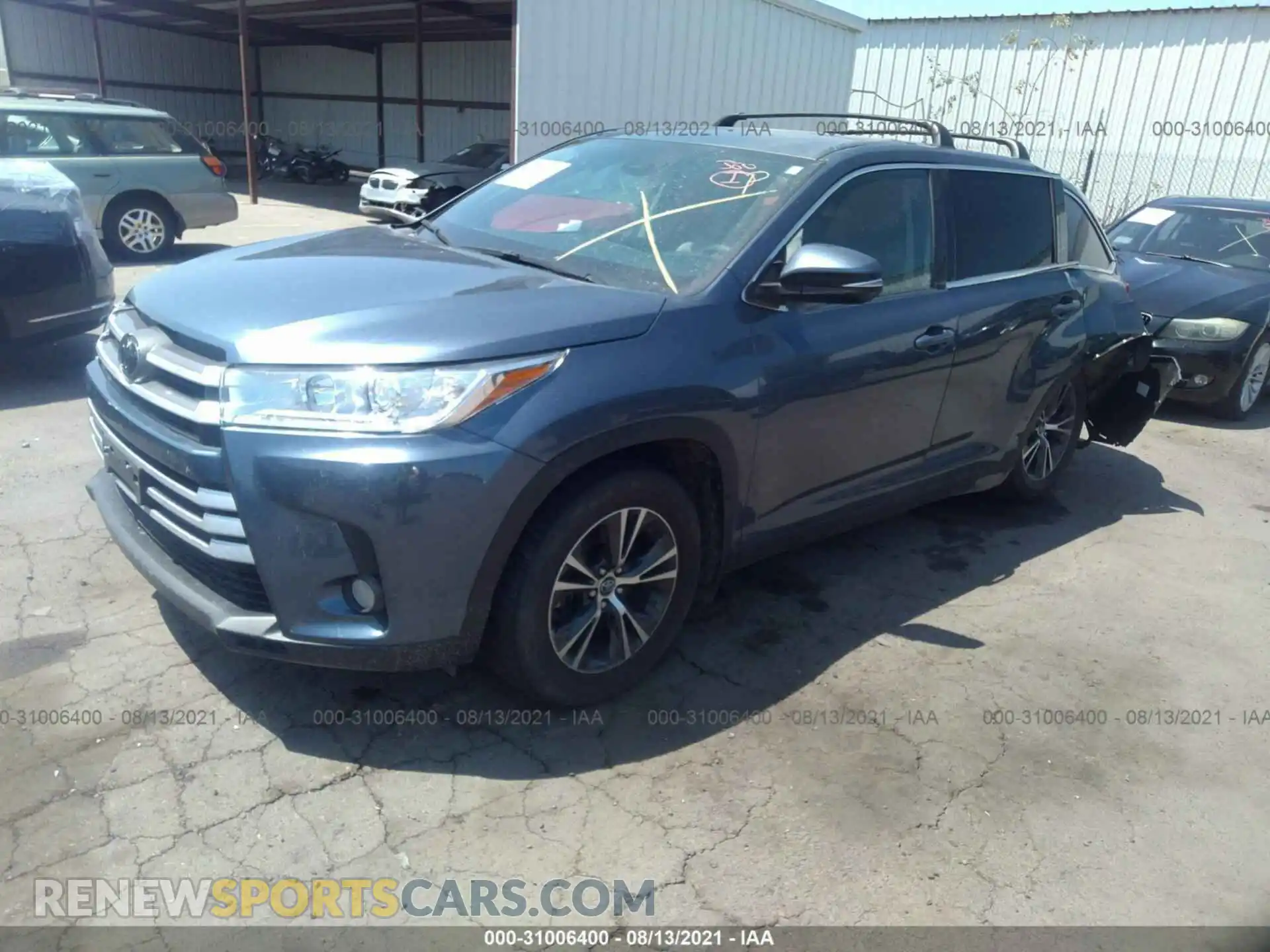 2 Photograph of a damaged car 5TDBZRFH2KS939408 TOYOTA HIGHLANDER 2019