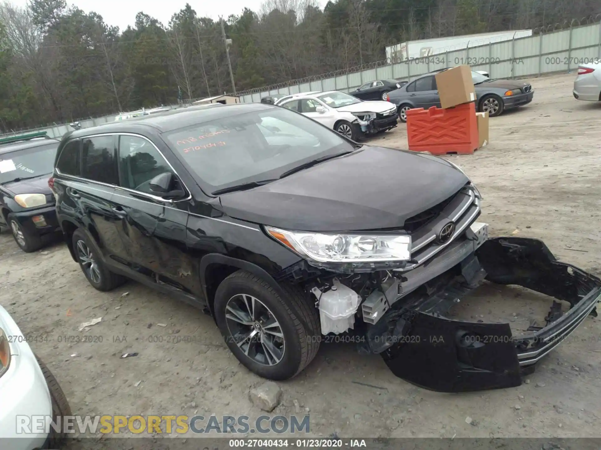 1 Photograph of a damaged car 5TDBZRFH2KS939666 TOYOTA HIGHLANDER 2019