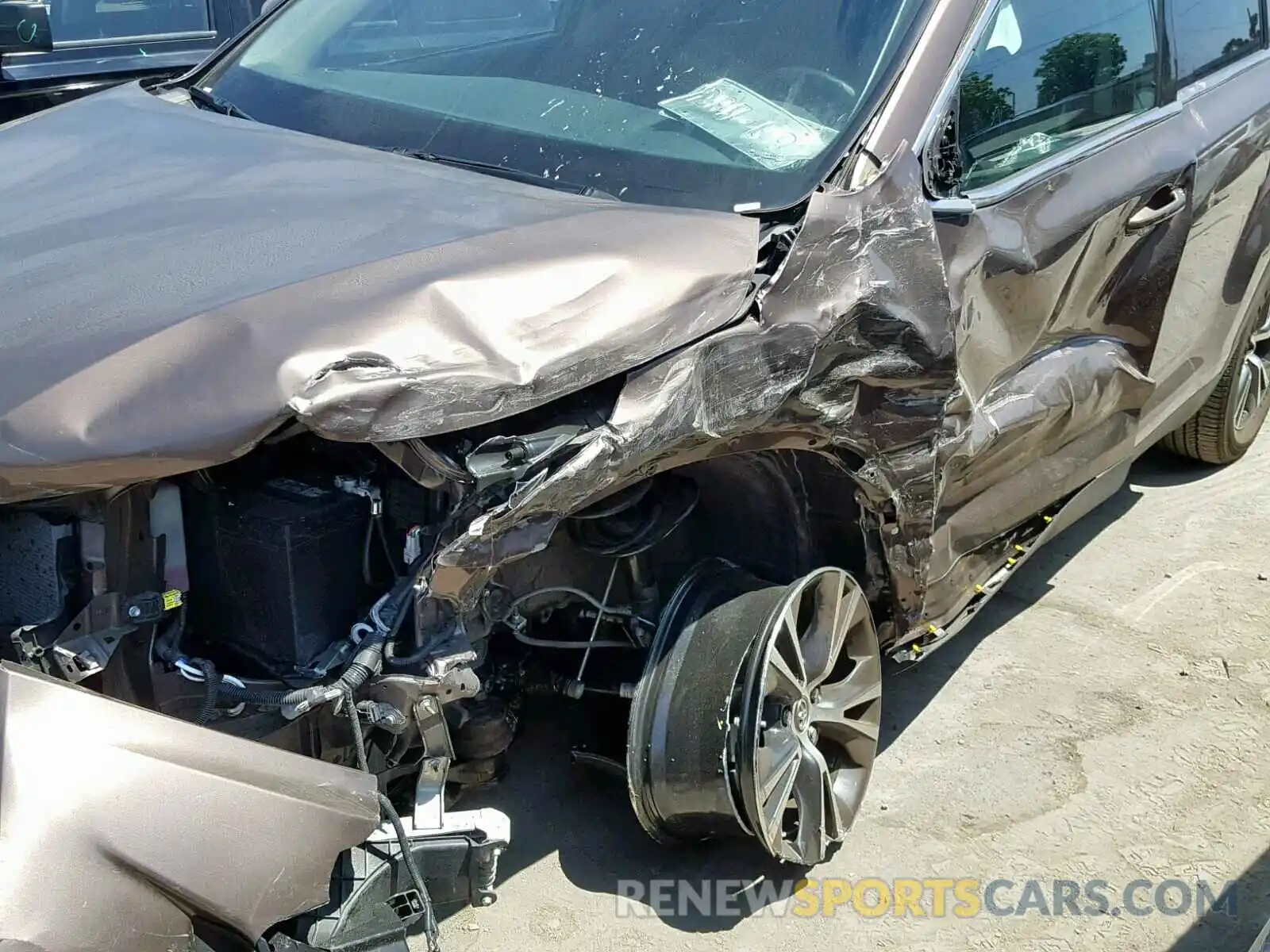 9 Фотография поврежденного автомобиля 5TDBZRFH2KS945239 TOYOTA HIGHLANDER 2019
