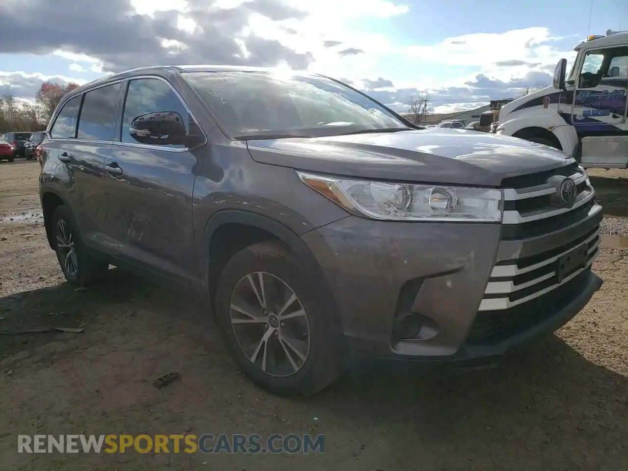 1 Photograph of a damaged car 5TDBZRFH2KS951798 TOYOTA HIGHLANDER 2019
