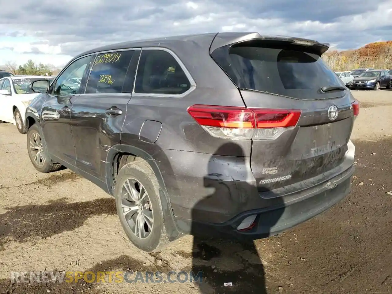 3 Photograph of a damaged car 5TDBZRFH2KS951798 TOYOTA HIGHLANDER 2019