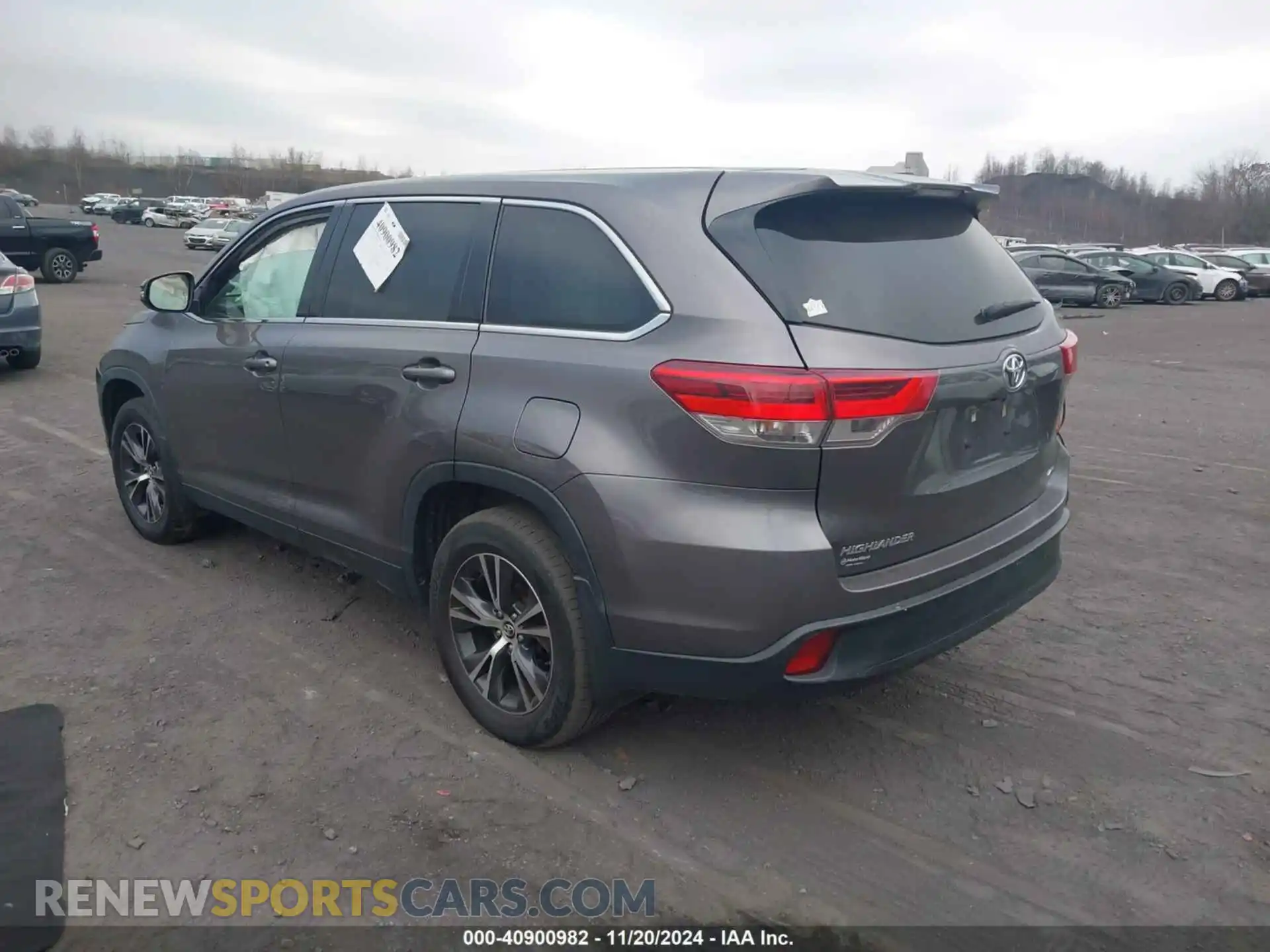 3 fotografías del automóvil dañado 5TDBZRFH2KS960940 TOYOTA HIGHLANDER 2019