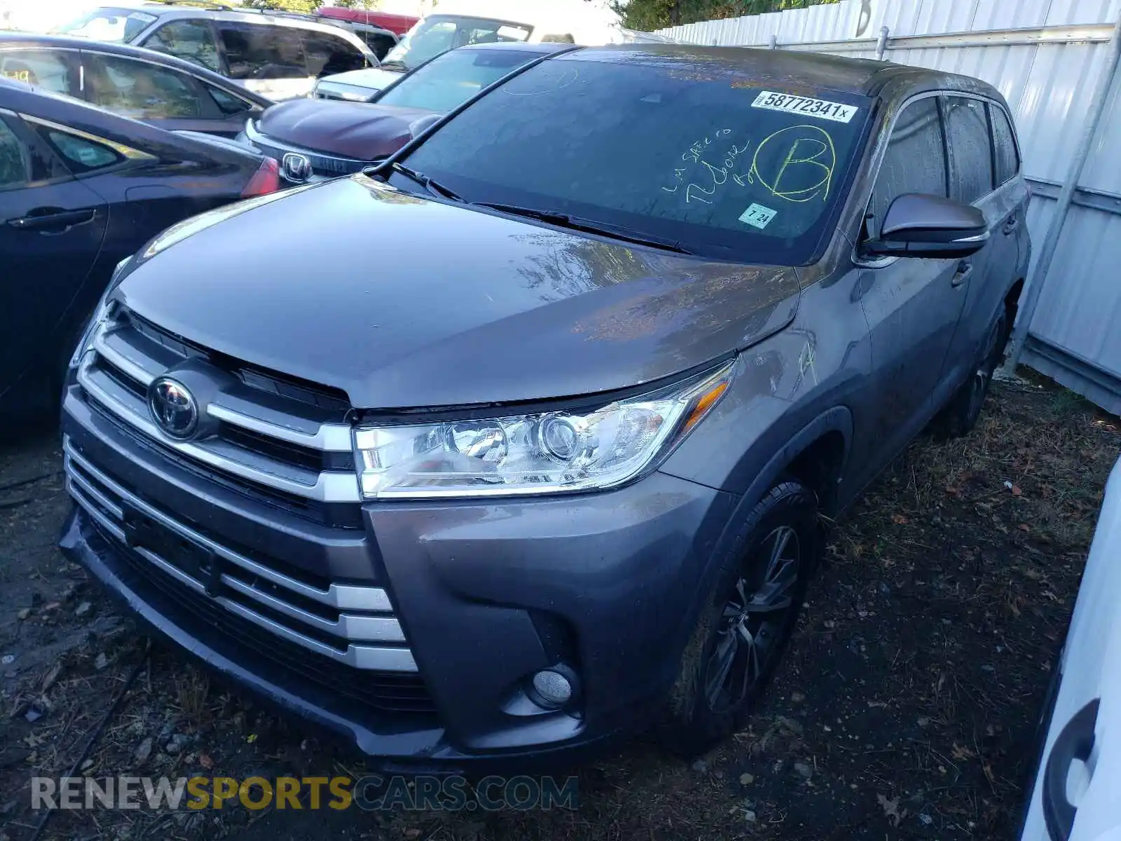 2 Photograph of a damaged car 5TDBZRFH3KS701275 TOYOTA HIGHLANDER 2019