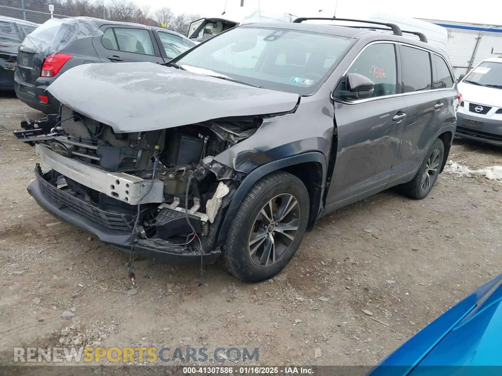 2 Photograph of a damaged car 5TDBZRFH4KS702662 TOYOTA HIGHLANDER 2019