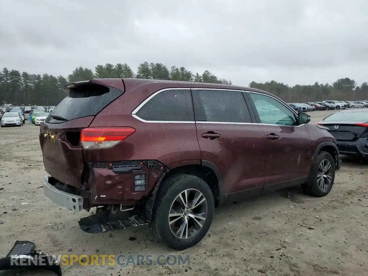 3 Photograph of a damaged car 5TDBZRFH4KS711202 TOYOTA HIGHLANDER 2019