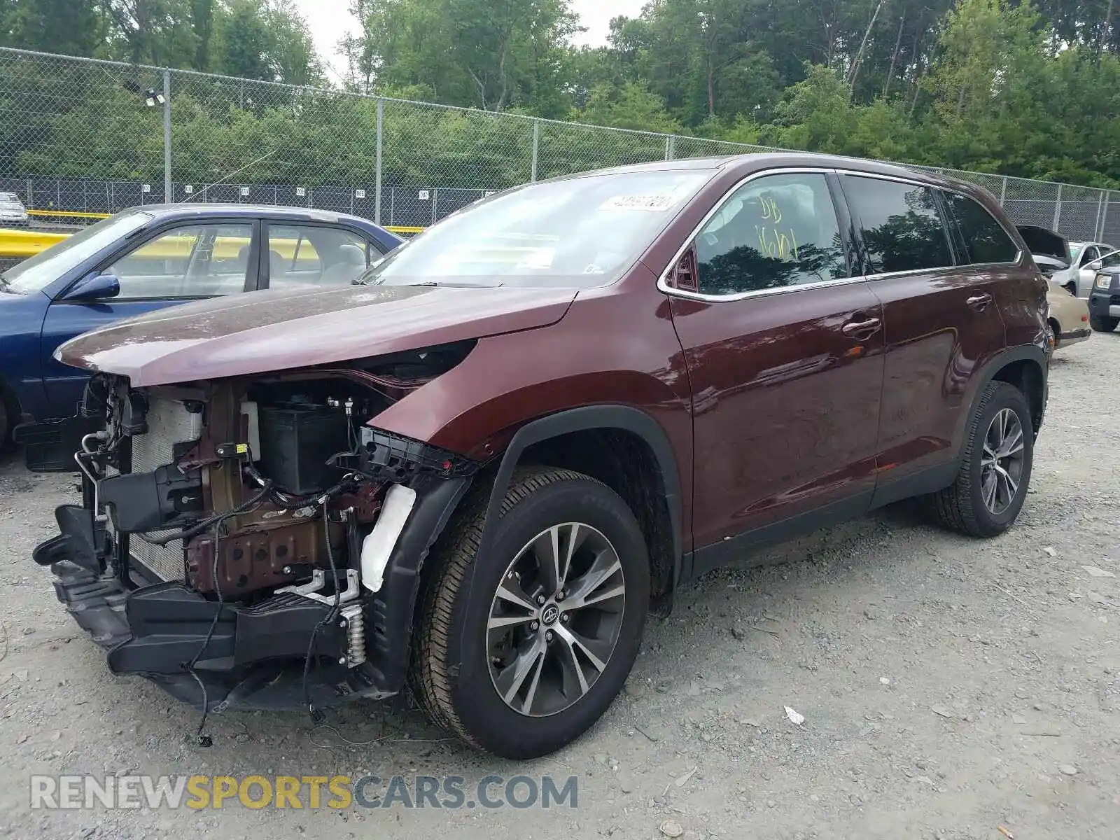 2 Photograph of a damaged car 5TDBZRFH4KS722202 TOYOTA HIGHLANDER 2019
