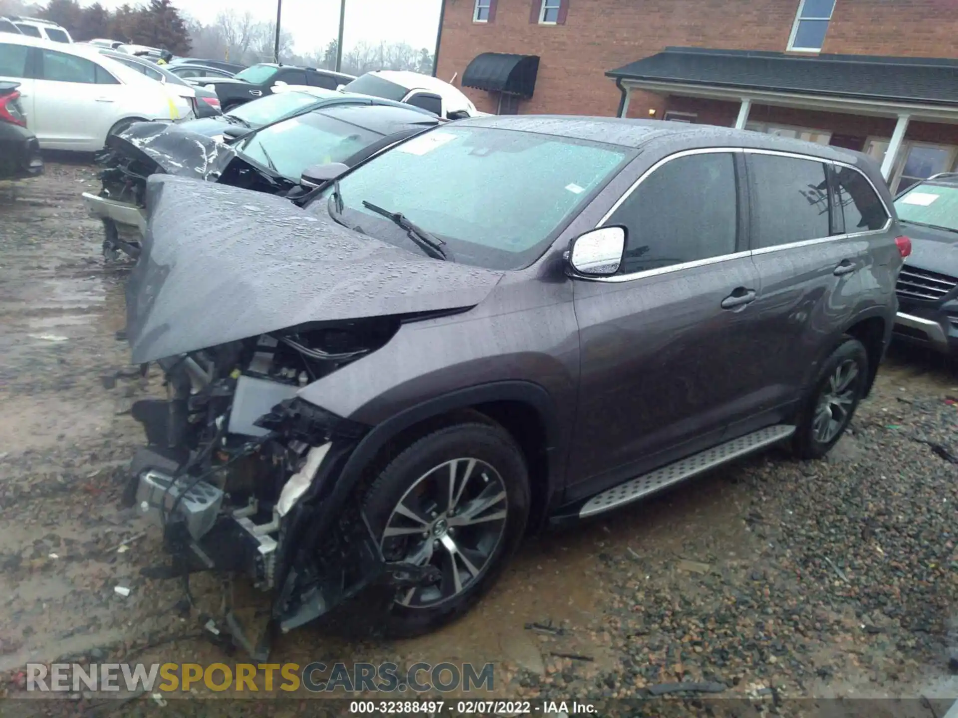 2 Photograph of a damaged car 5TDBZRFH4KS730509 TOYOTA HIGHLANDER 2019