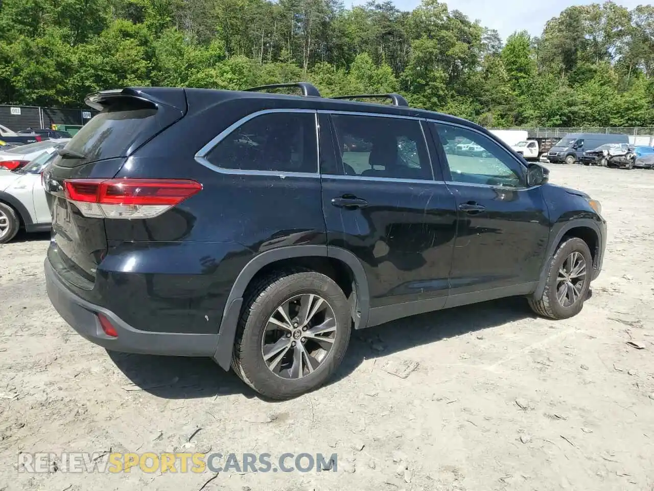 3 Photograph of a damaged car 5TDBZRFH4KS921850 TOYOTA HIGHLANDER 2019