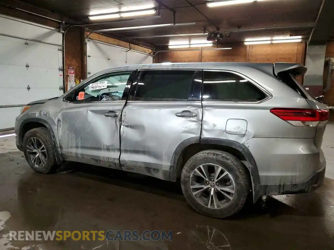 2 Фотография поврежденного автомобиля 5TDBZRFH4KS956548 TOYOTA HIGHLANDER 2019