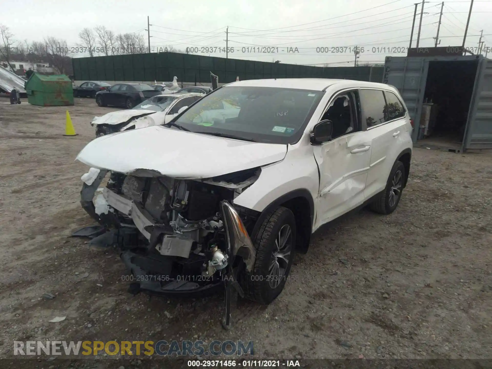 2 Photograph of a damaged car 5TDBZRFH4KS976413 TOYOTA HIGHLANDER 2019
