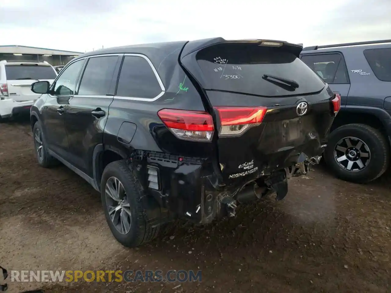 3 Photograph of a damaged car 5TDBZRFH4KS983300 TOYOTA HIGHLANDER 2019