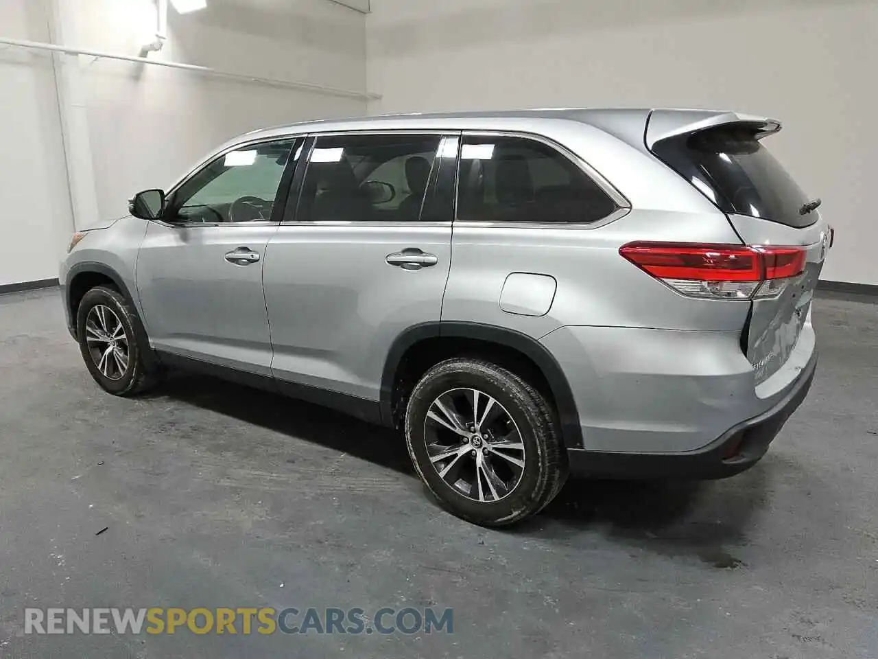 2 fotografías del automóvil dañado 5TDBZRFH4KS995995 TOYOTA HIGHLANDER 2019