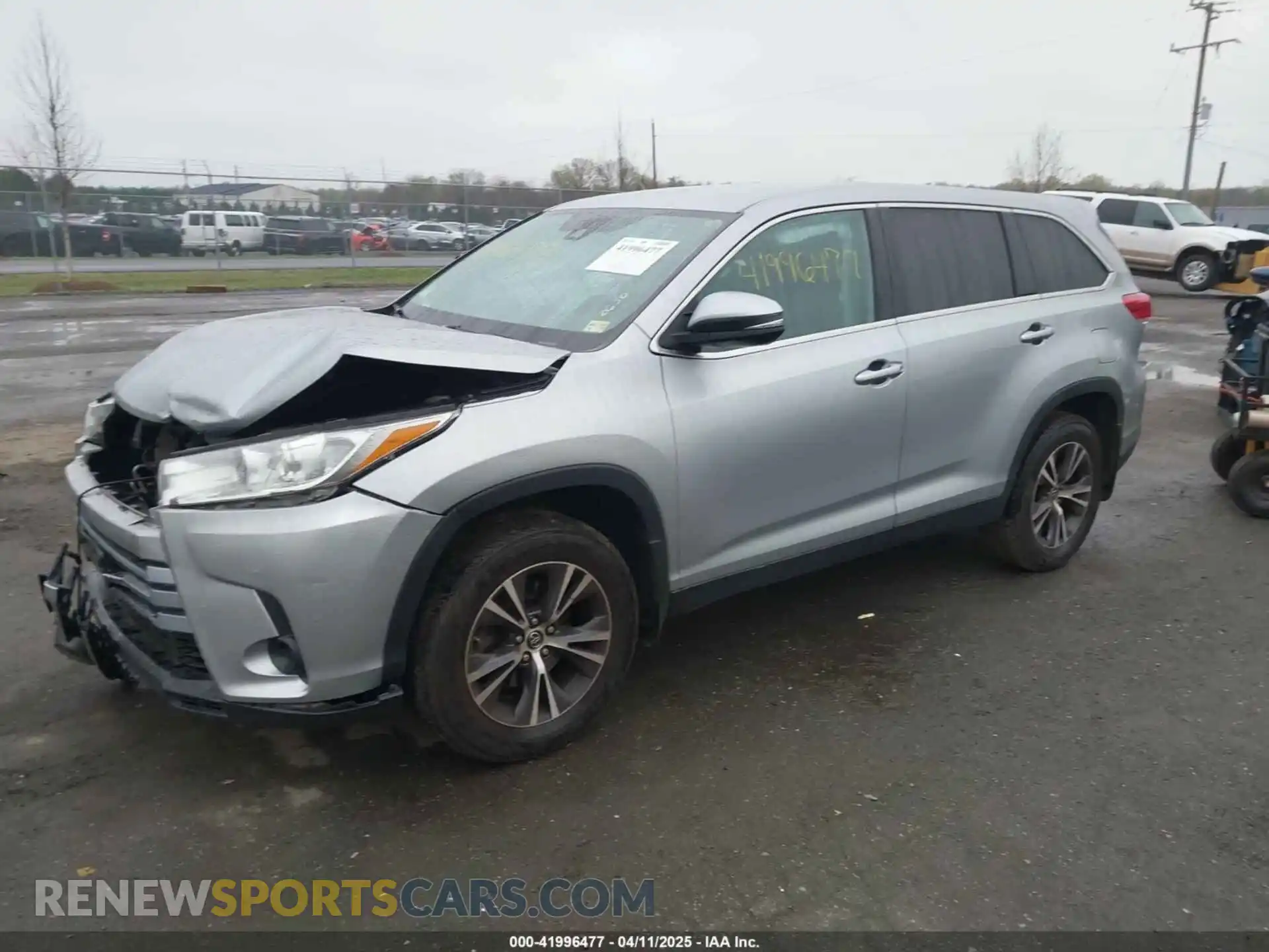 2 Photograph of a damaged car 5TDBZRFH4KS997648 TOYOTA HIGHLANDER 2019