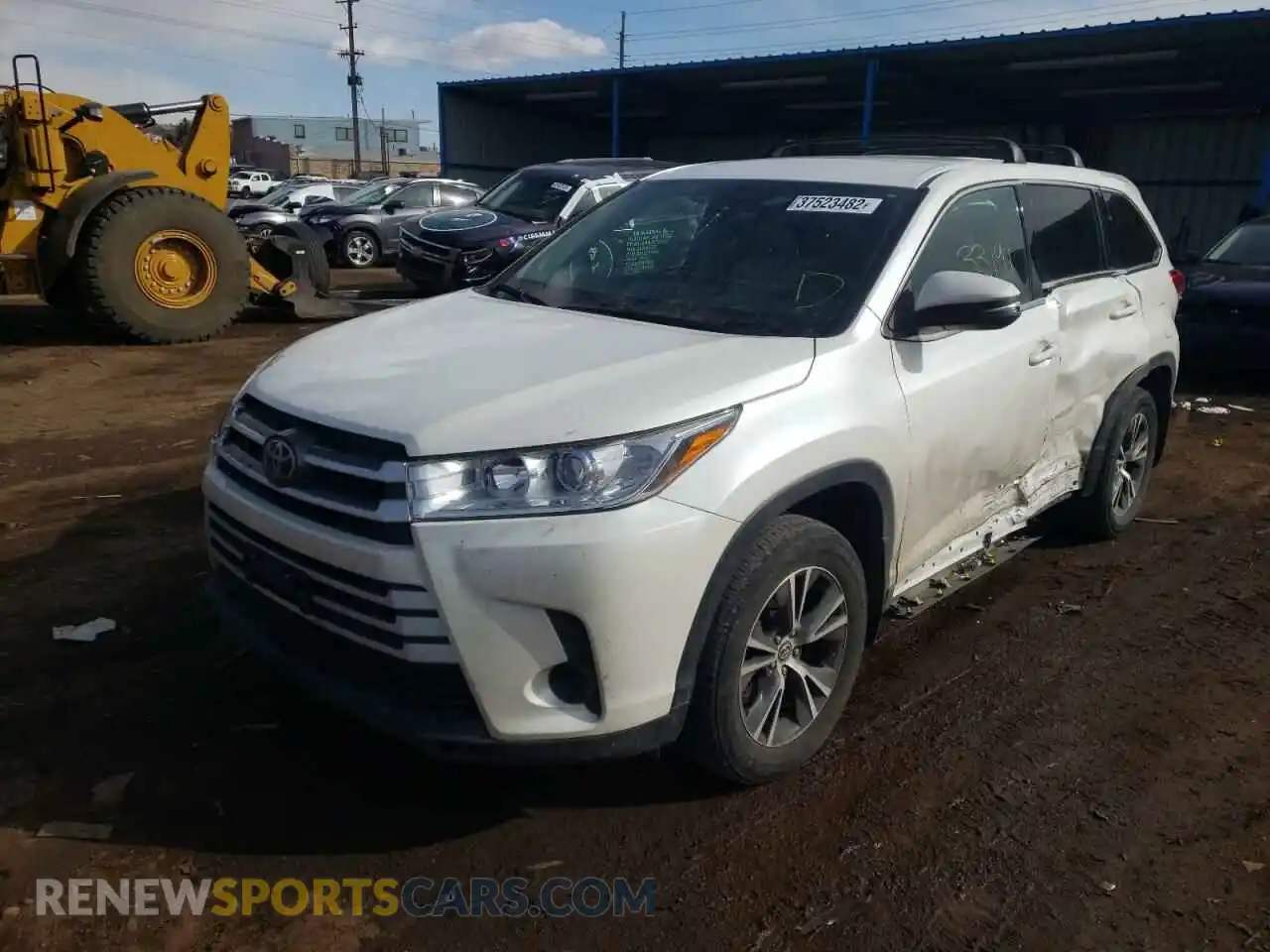 2 Photograph of a damaged car 5TDBZRFH5KS702430 TOYOTA HIGHLANDER 2019