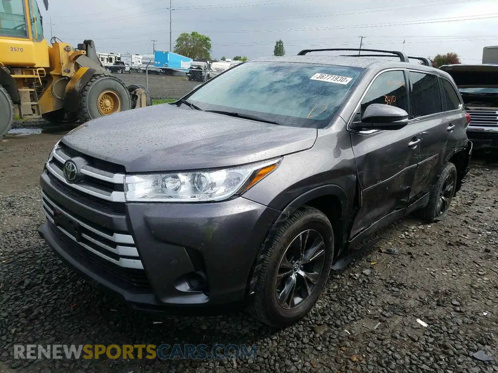 2 Photograph of a damaged car 5TDBZRFH5KS735556 TOYOTA HIGHLANDER 2019