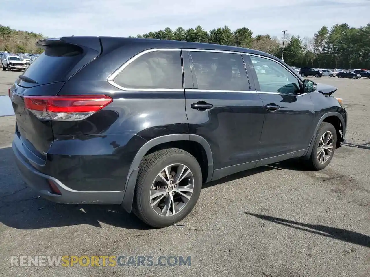 3 Photograph of a damaged car 5TDBZRFH5KS739042 TOYOTA HIGHLANDER 2019