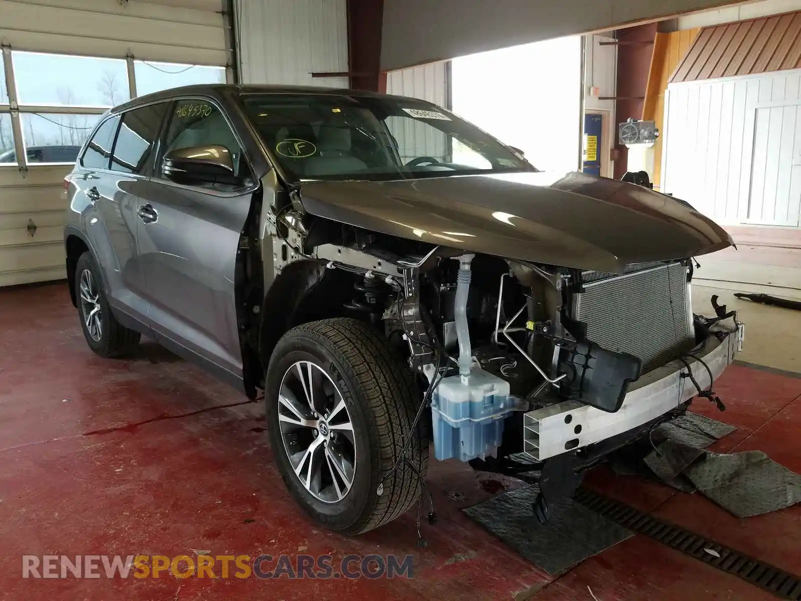 1 Photograph of a damaged car 5TDBZRFH5KS928029 TOYOTA HIGHLANDER 2019