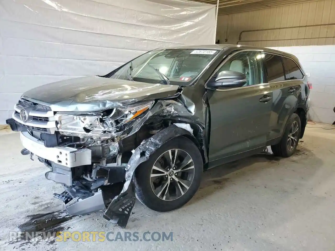 1 Photograph of a damaged car 5TDBZRFH5KS953870 TOYOTA HIGHLANDER 2019