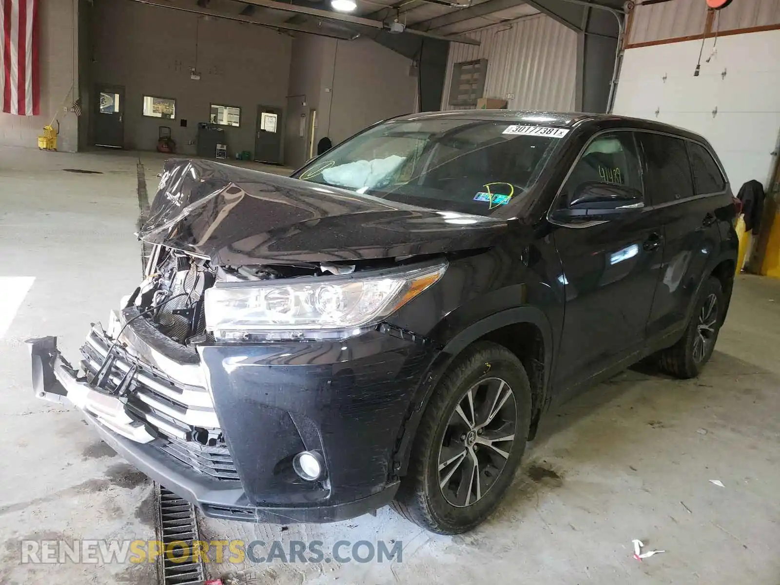 2 Photograph of a damaged car 5TDBZRFH6KS949455 TOYOTA HIGHLANDER 2019