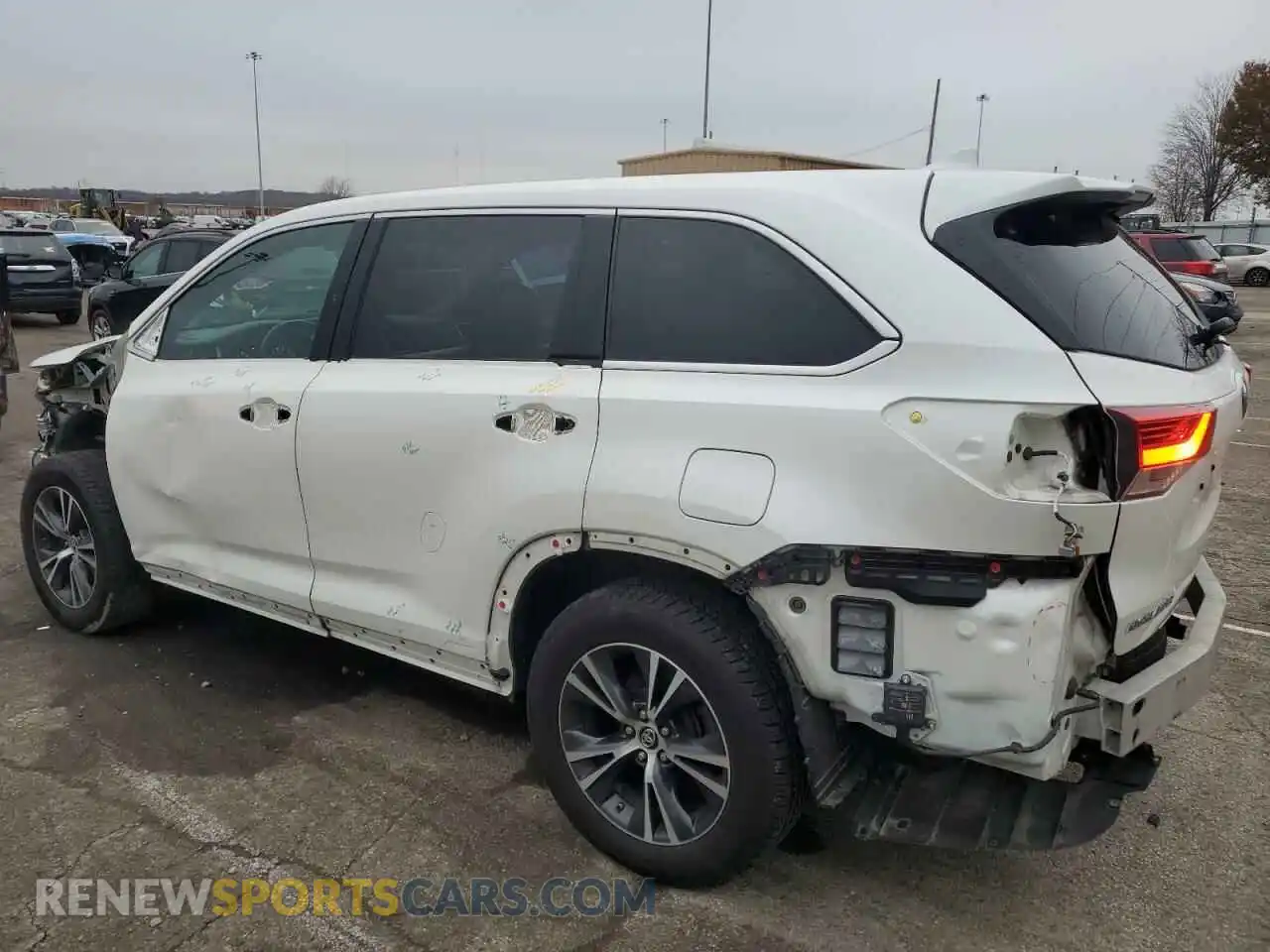2 fotografías del automóvil dañado 5TDBZRFH7KS718550 TOYOTA HIGHLANDER 2019