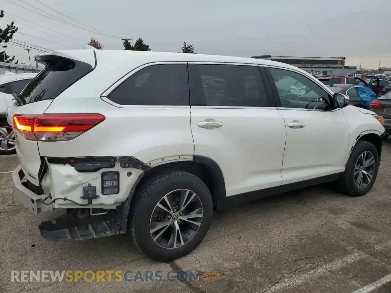 3 fotografías del automóvil dañado 5TDBZRFH7KS718550 TOYOTA HIGHLANDER 2019
