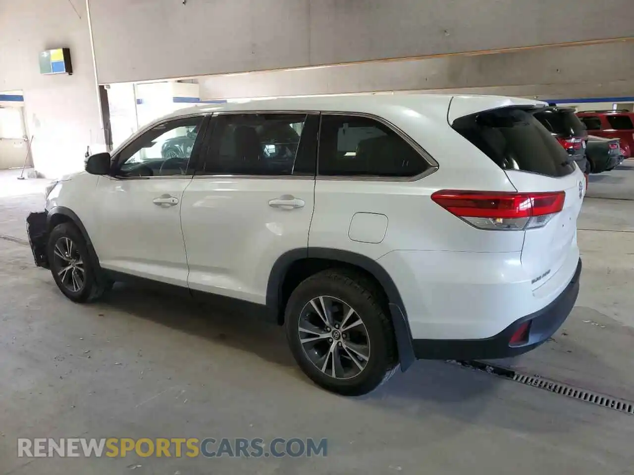 2 Photograph of a damaged car 5TDBZRFH7KS970282 TOYOTA HIGHLANDER 2019